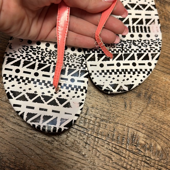 Dolce Vita | DV8 Neon Coral & Geometric Gladiator Sandals 8 - Picture 5 of 10